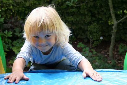 Hüpfburg Kuh Multiplay